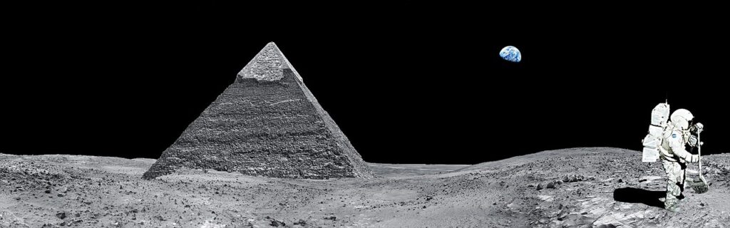 Pyramide am Mond